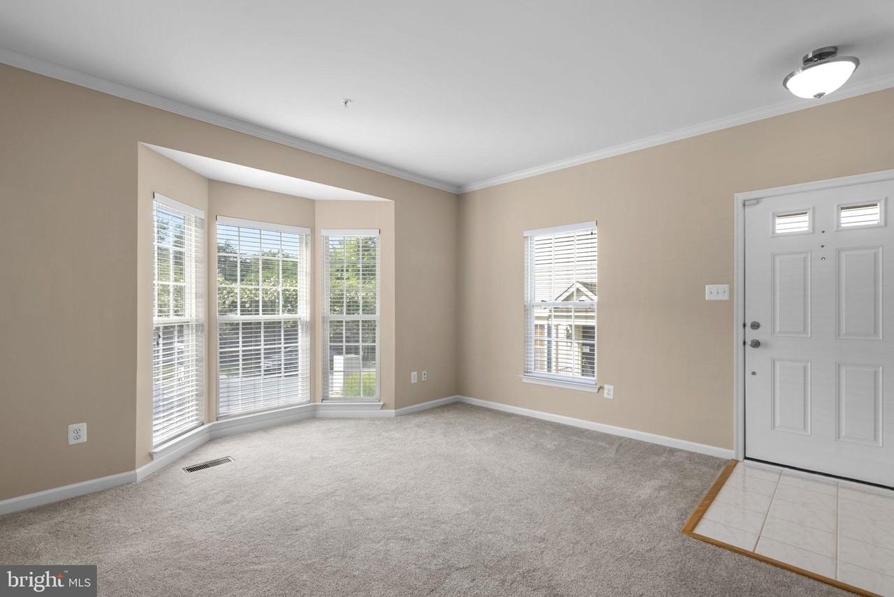 6381 Stockbridge Overlook Ct - Photo 4 of 45