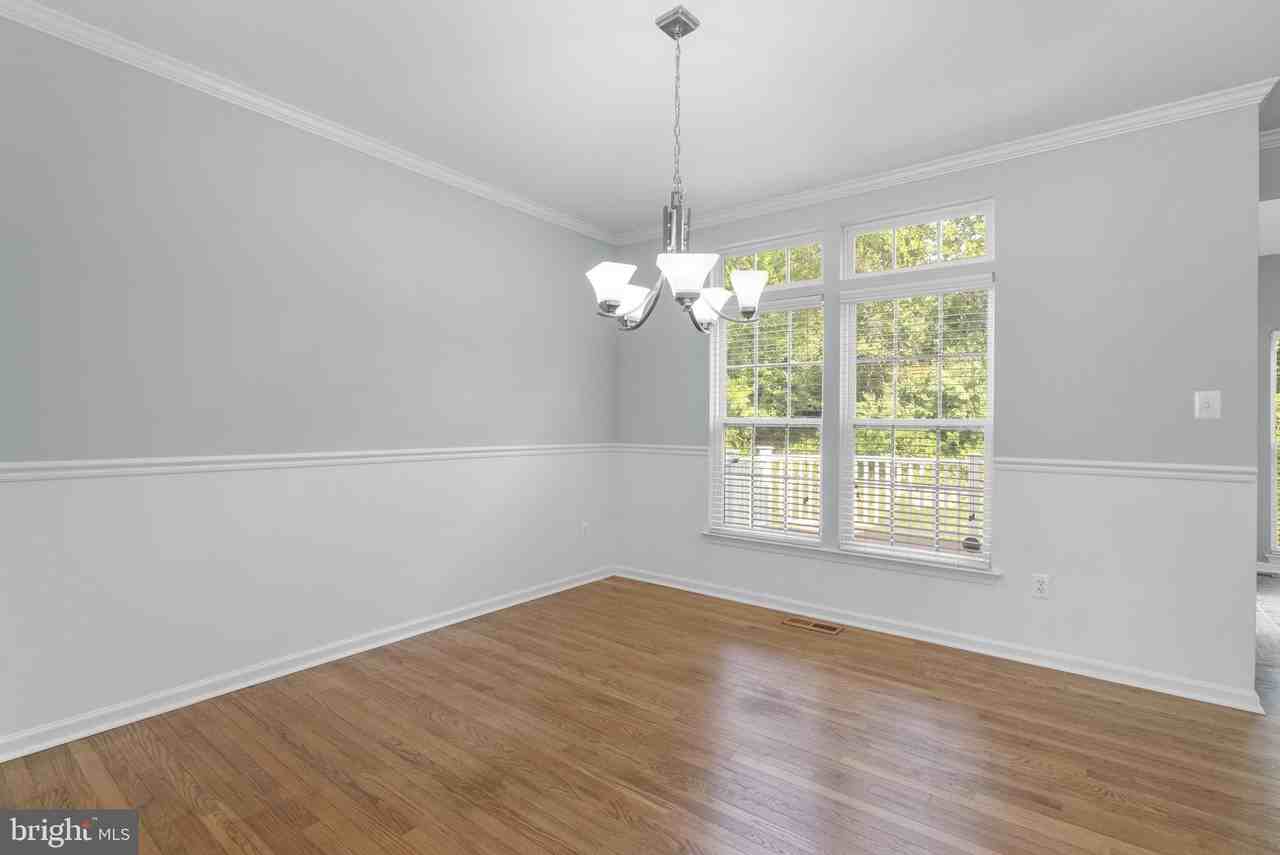 6381 Stockbridge Overlook Ct - Photo 7 of 45