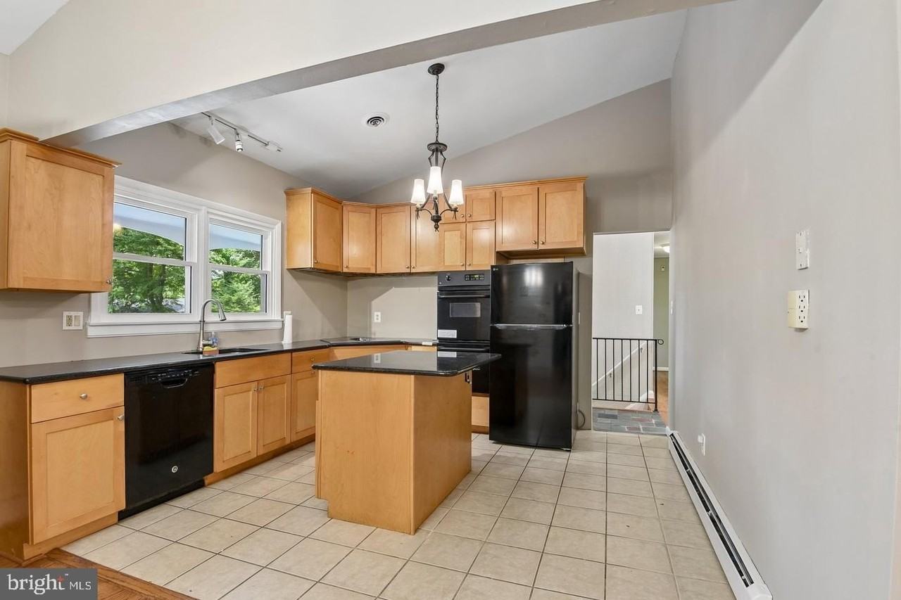 10206 Green Clover Ct - Photo 5 of 50