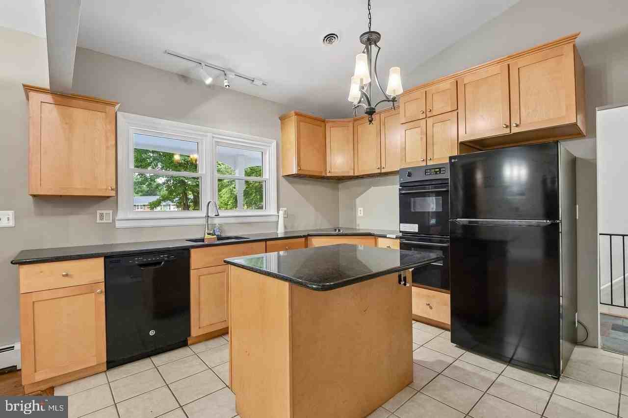 10206 Green Clover Ct - Photo 6 of 50