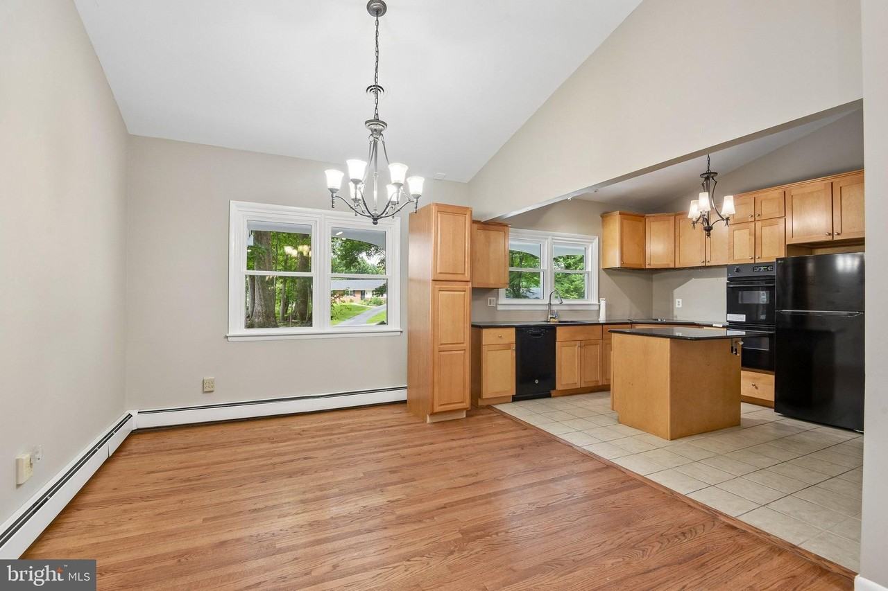 10206 Green Clover Ct - Photo 7 of 50