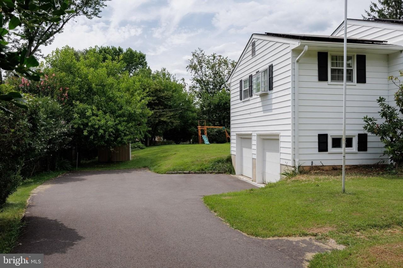 3106 Hearthstone Rd - Photo 4 of 40