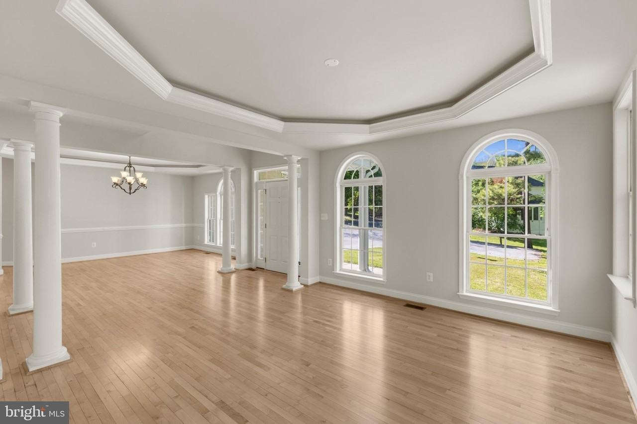 9724 Centennial Meadows Ln - Photo 2 of 36