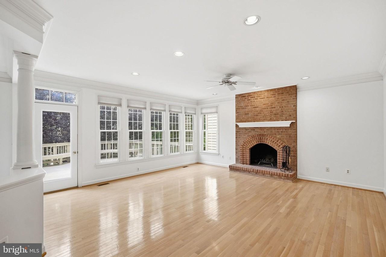 10417 Snow Point Dr - Photo 5 of 44