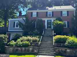 featured image of 7301 Pinehurst Pkwy