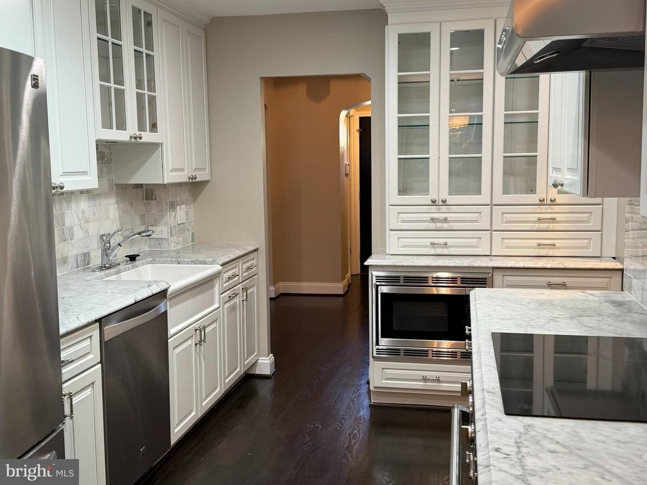 7301 Pinehurst Pkwy - Photo 7 of 33