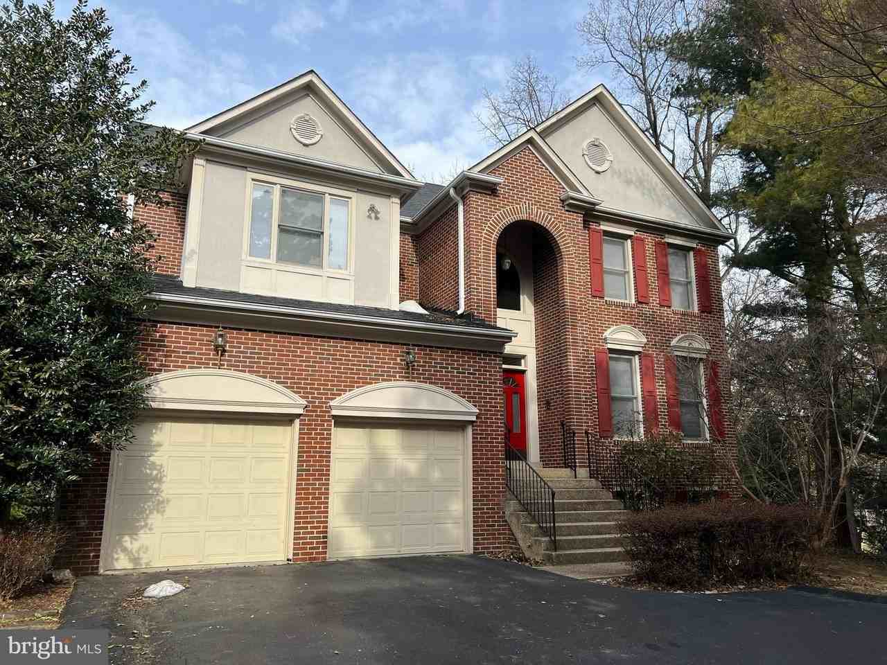9425 Spruce Tree Cir