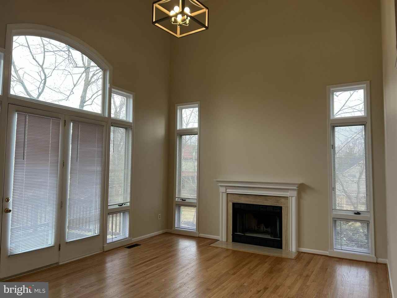 9425 Spruce Tree Cir - Photo 4 of 38