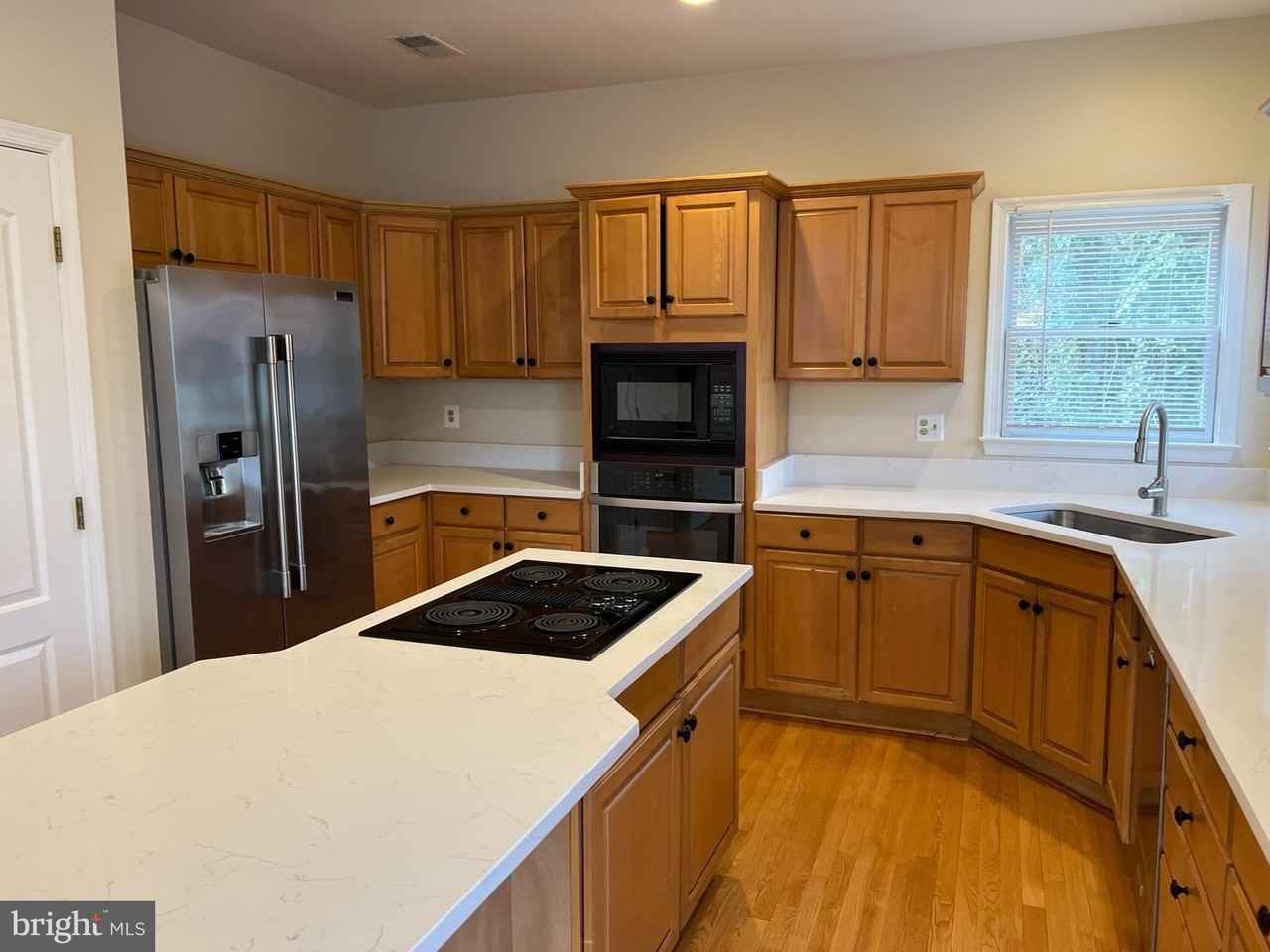 9425 Spruce Tree Cir - Photo 5 of 38