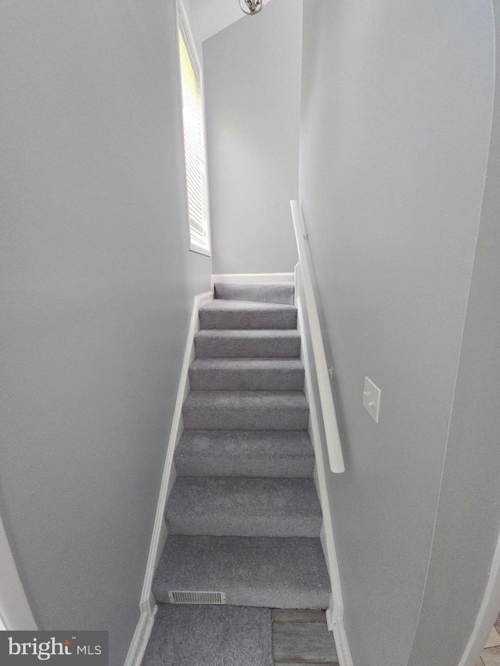 3013 Courtside Rd - Photo 5 of 13