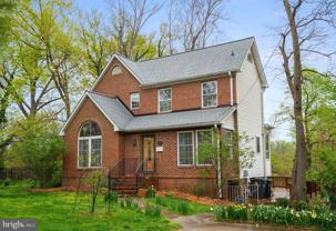4907 37th Pl - Photo 1 of 1