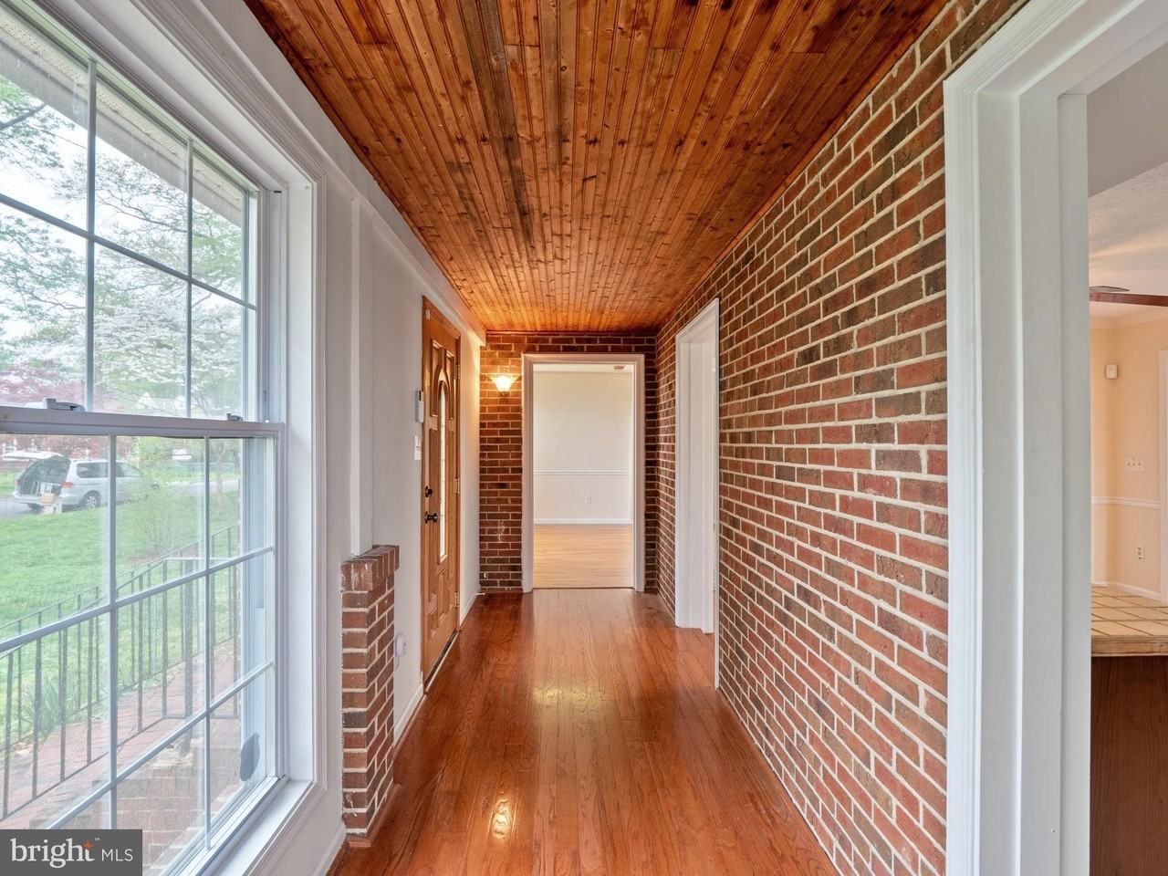 4907 37th Pl - Photo 5 of 48
