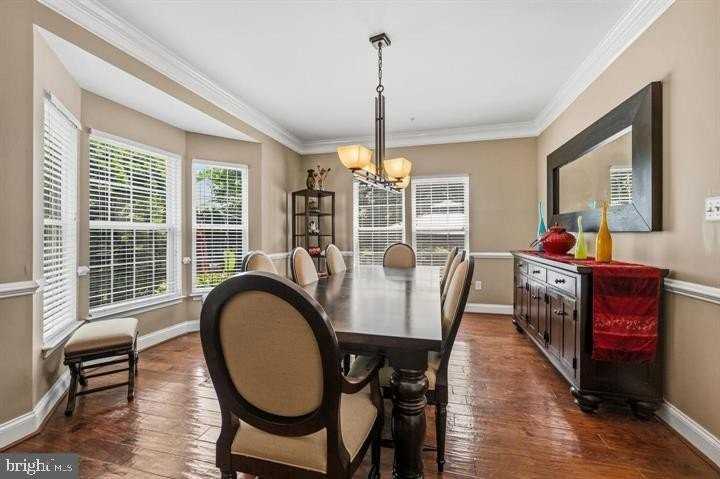 12104 Guinevere Pl - Photo 6 of 45