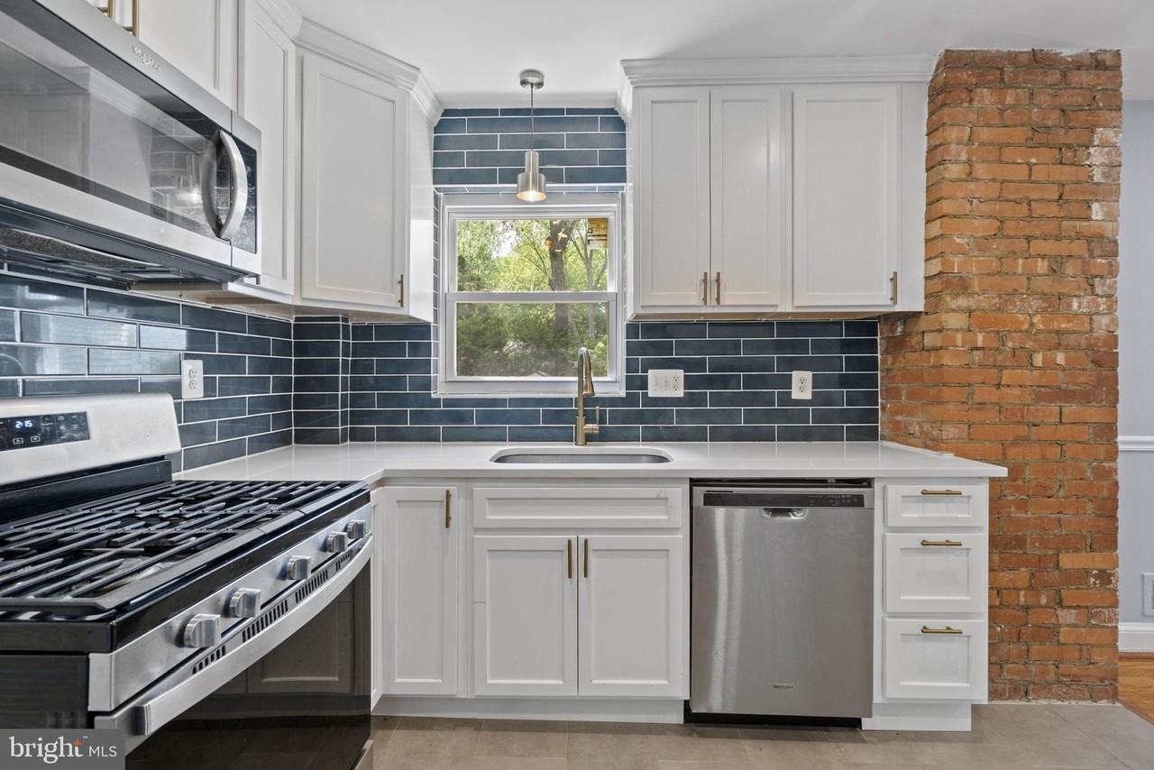 6014 39th Ave - Photo 7 of 19
