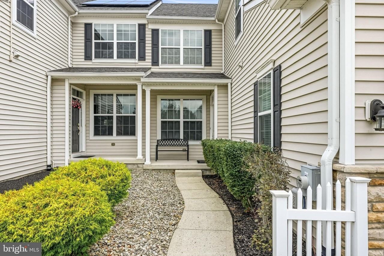 53 OVERLOOK Drive - Photo 4 of 50