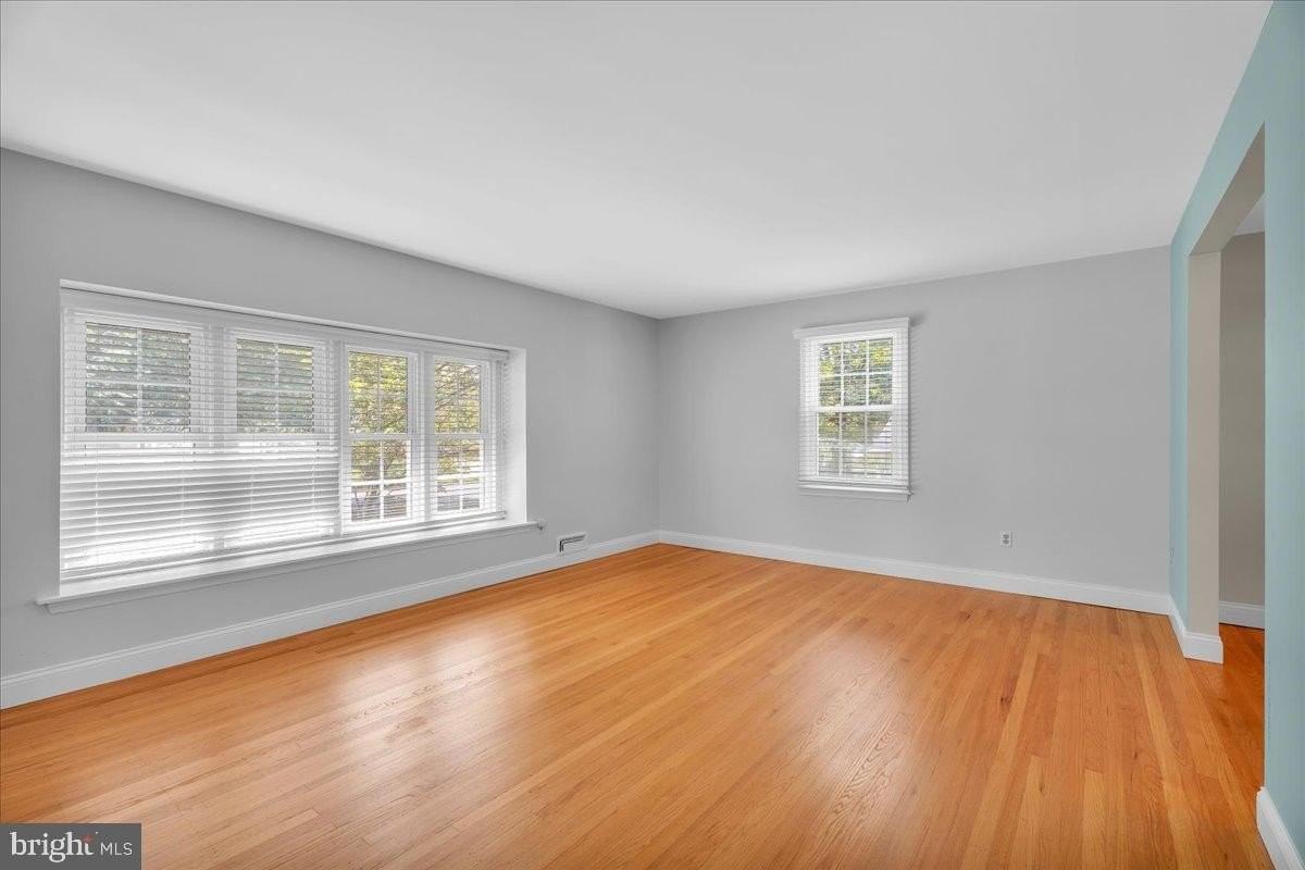 118 Fenwick Rd - Photo 4 of 24