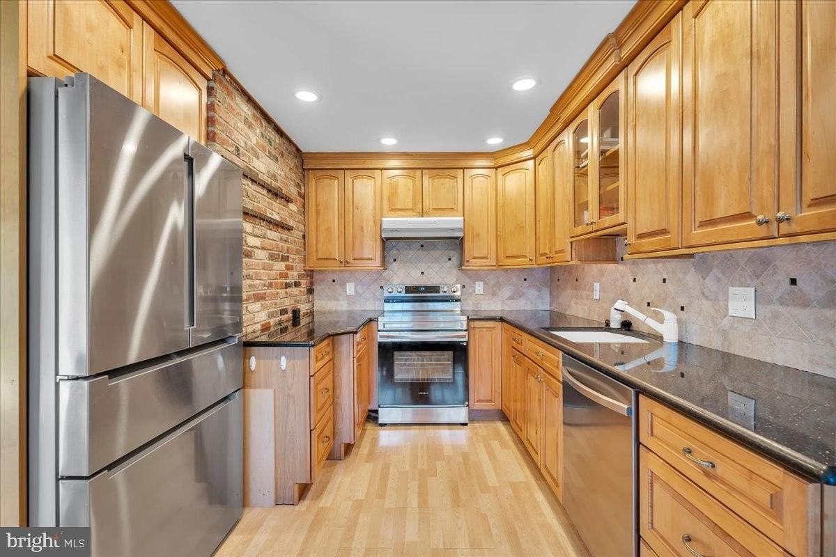 118 Fenwick Rd - Photo 7 of 24