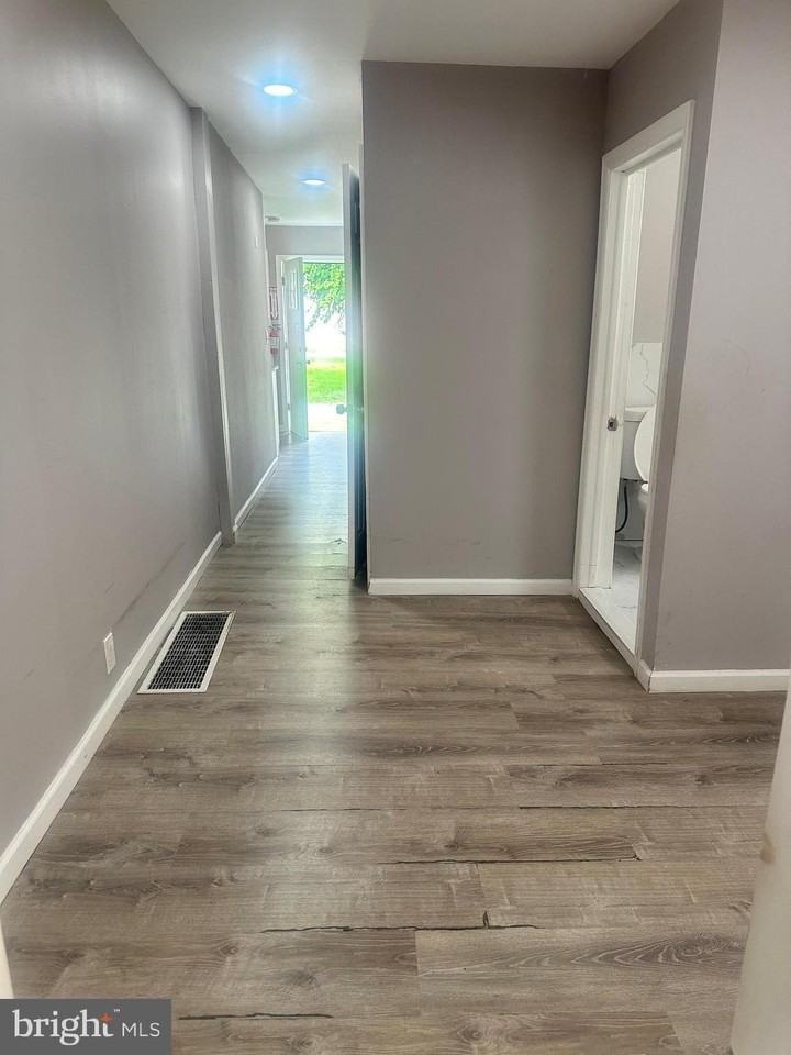 101 W Buck St #A - Photo 5 of 10