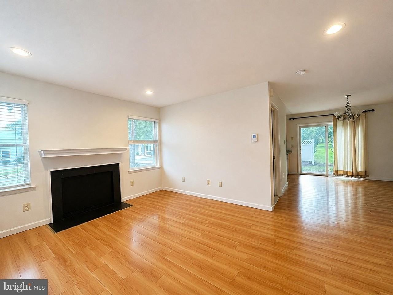 196 Jonathon Dayton Ct - Photo 3 of 9