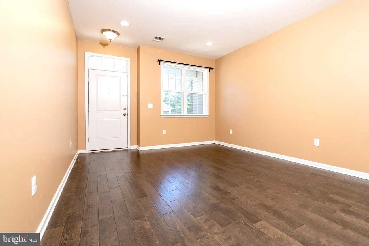 3 Cannon Dr - Photo 4 of 46