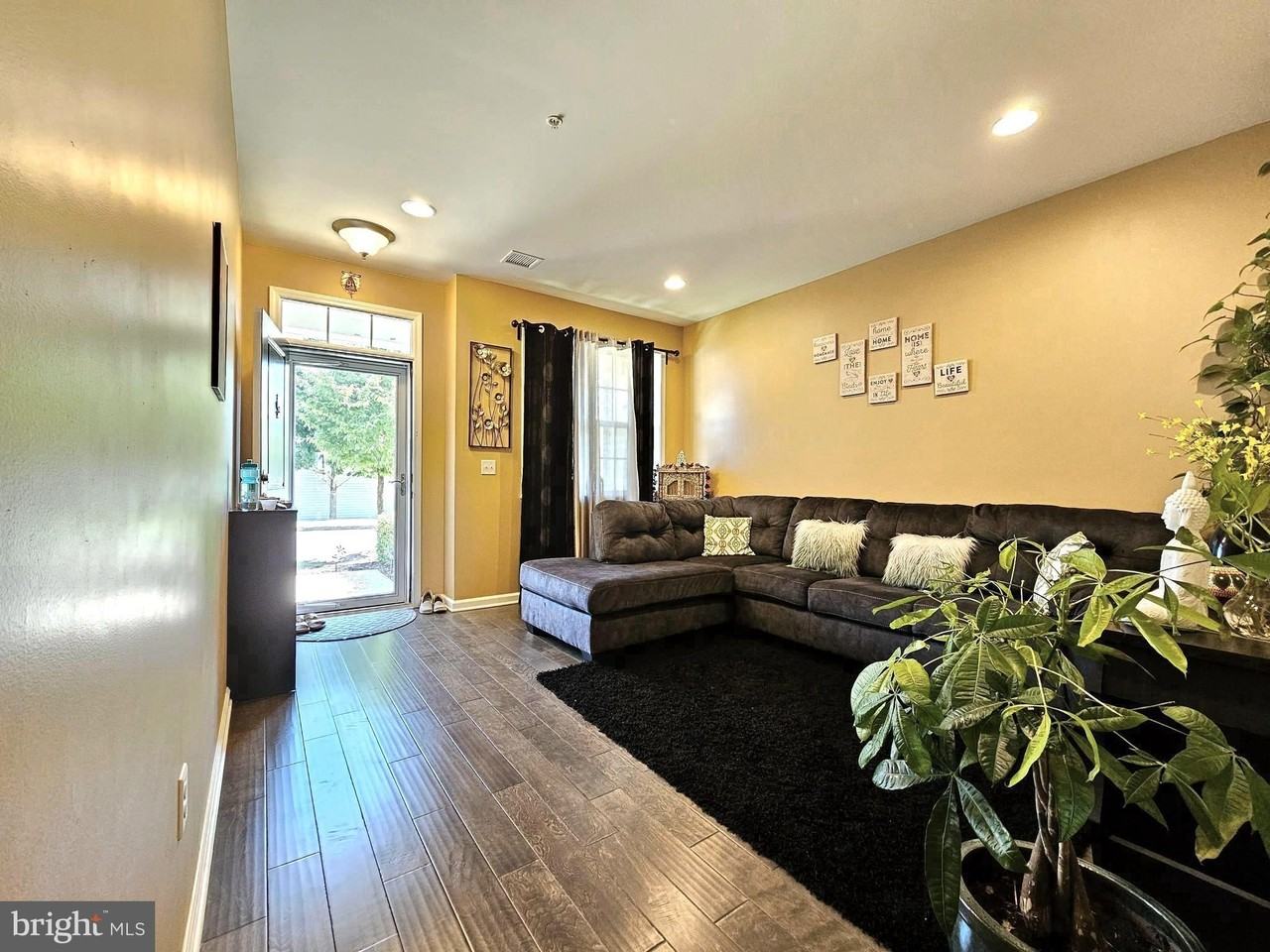 3 Cannon Dr - Photo 5 of 46
