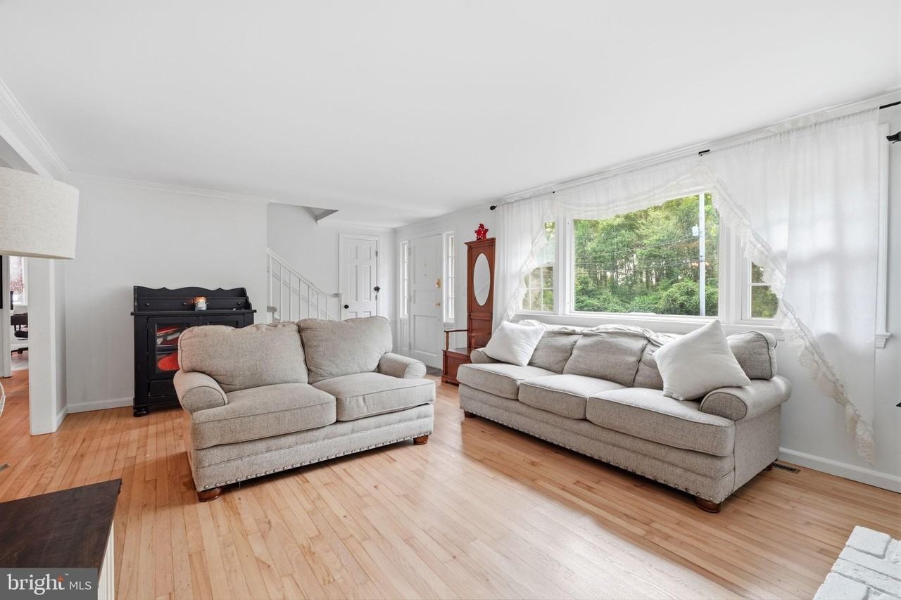 244 Federal City Rd - Photo 3 of 32