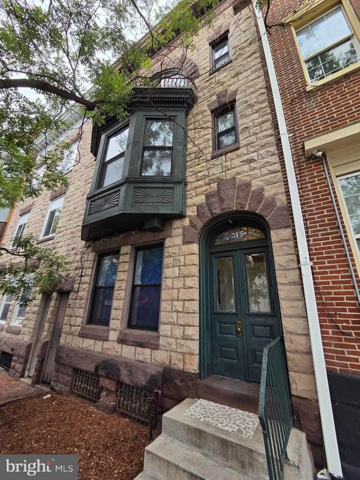 315 N 6th St #2F - Photo 2 of 10