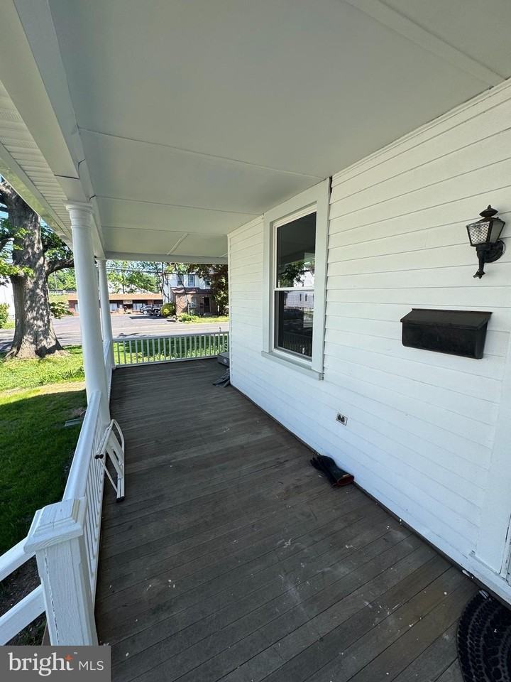 683 Knowles Ave - Photo 3 of 15