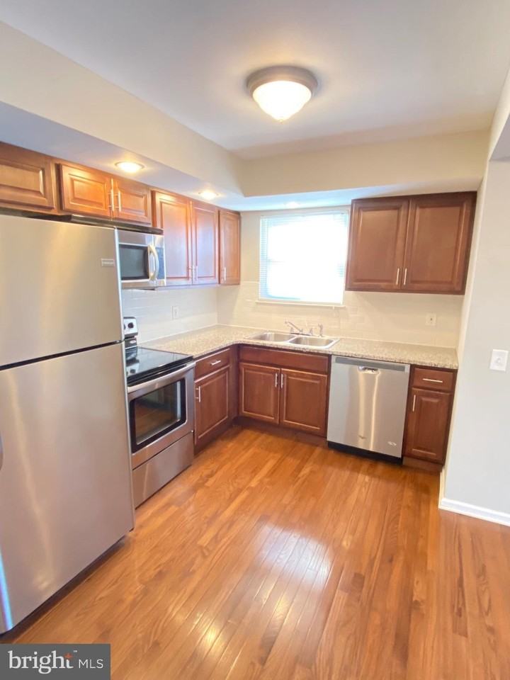 517 Grant Ave - Photo 3 of 15