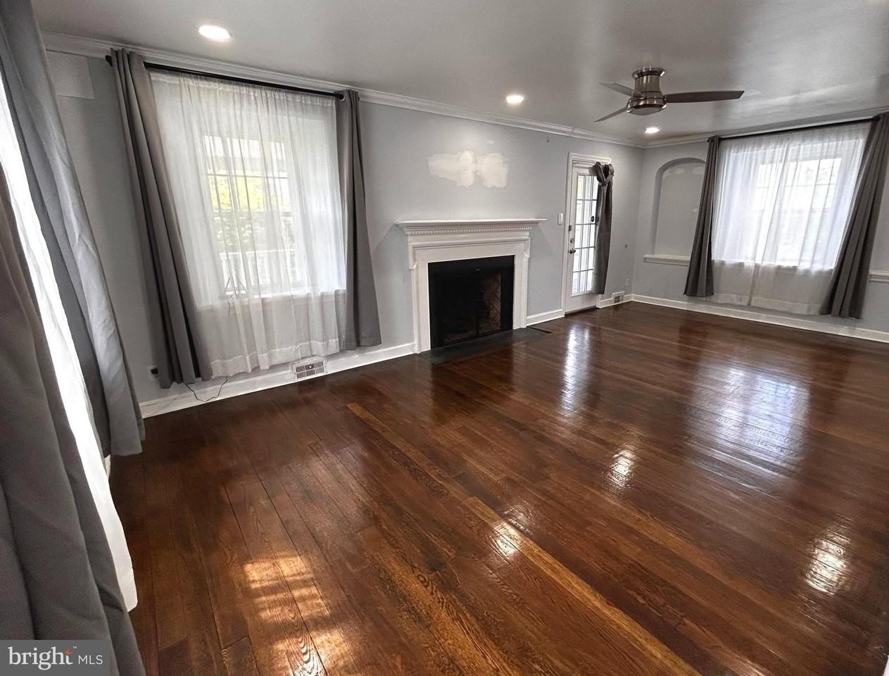56 N New Ardmore Ave - Photo 3 of 17