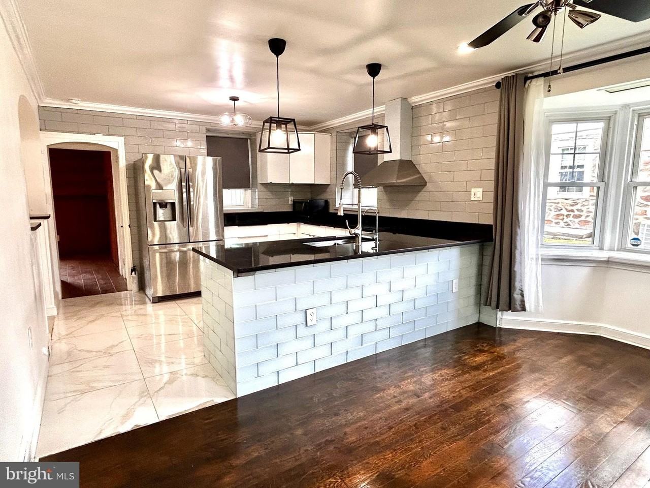 56 N New Ardmore Ave - Photo 5 of 17