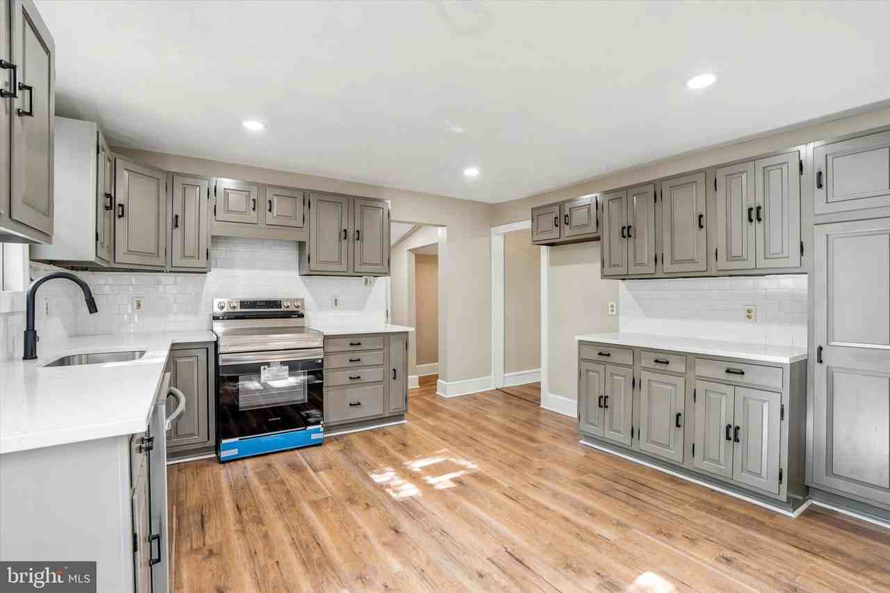 4 Boraten Rd - Photo 4 of 23