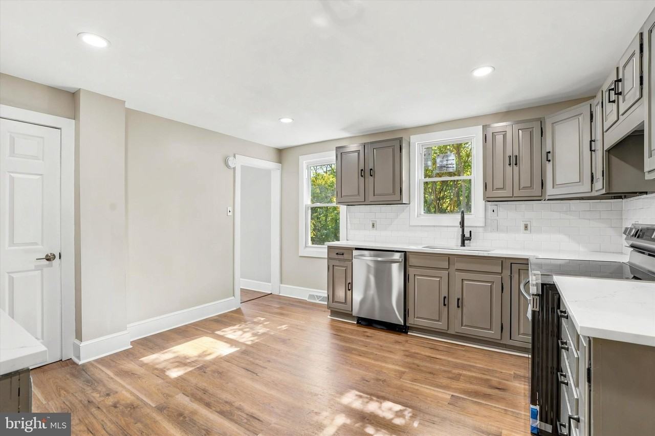 4 Boraten Rd - Photo 5 of 23