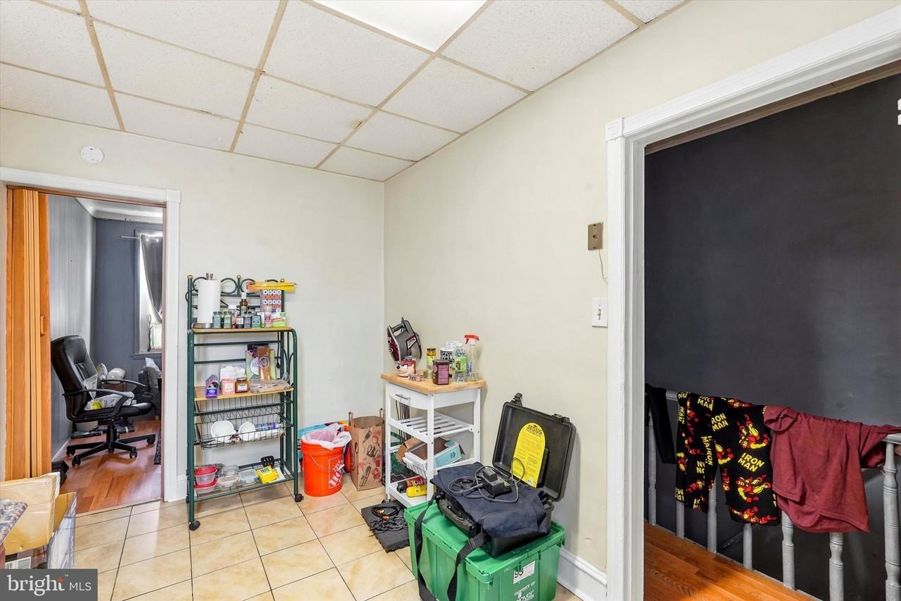 1833 Daly St #2 - Photo 6 of 16