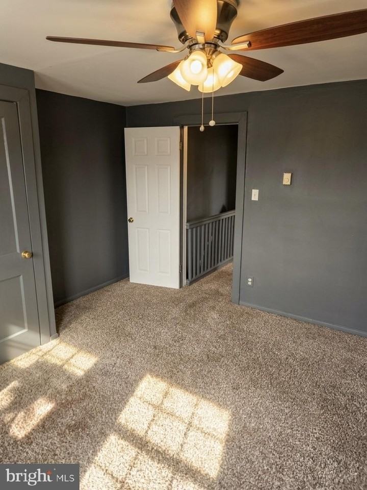 4405 N Lawrence St #2 - Photo 3 of 7