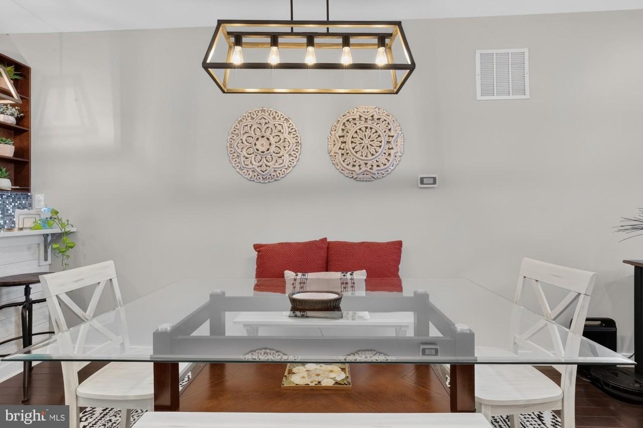 2441 Coral St - Photo 6 of 45