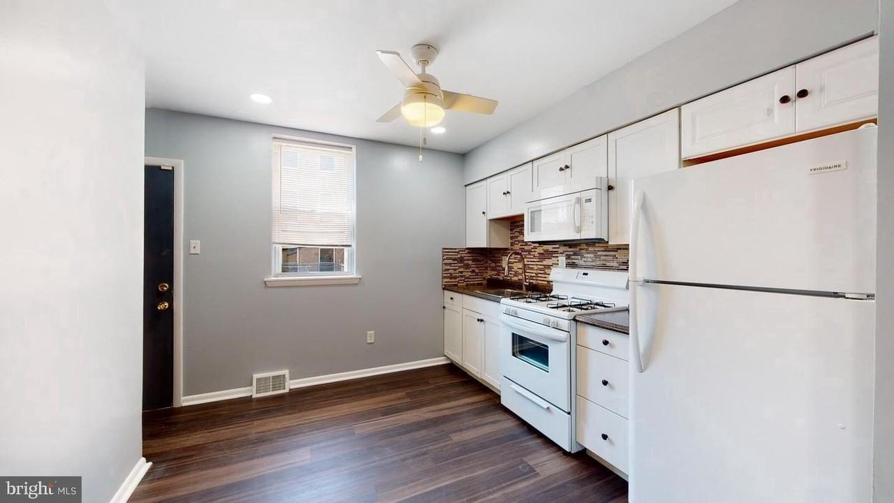 652 N 36th St - Photo 3 of 19