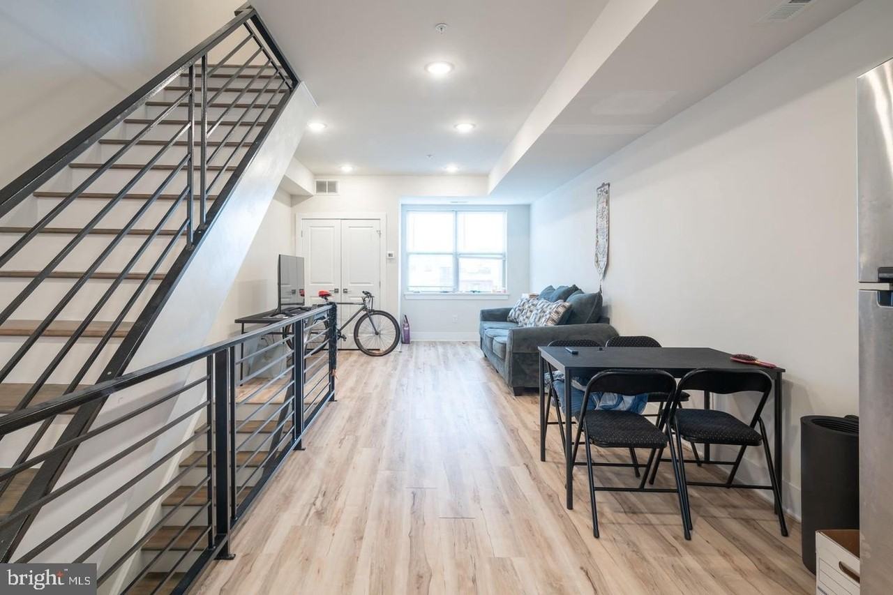 2531 N Mascher St - Photo 5 of 23