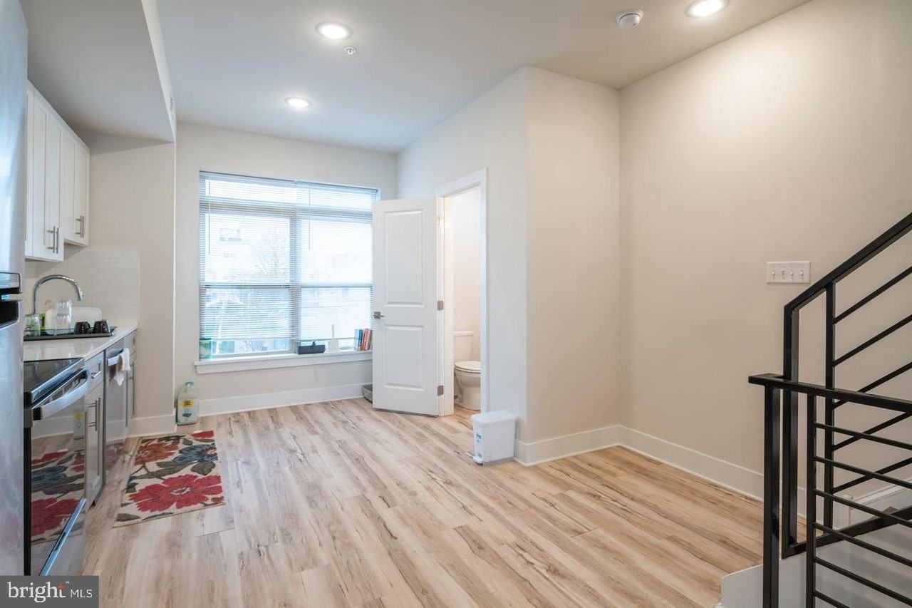 2531 N Mascher St - Photo 6 of 23