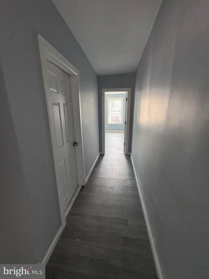 409 W Market St - Photo 5 of 10
