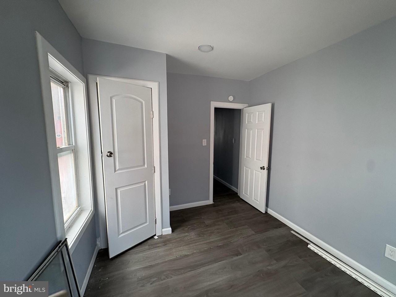 409 W Market St - Photo 6 of 10