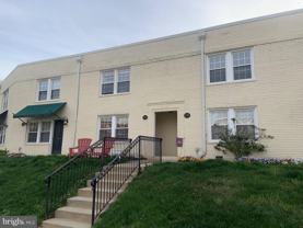 732 N Oakland St - Photo 1 of 1