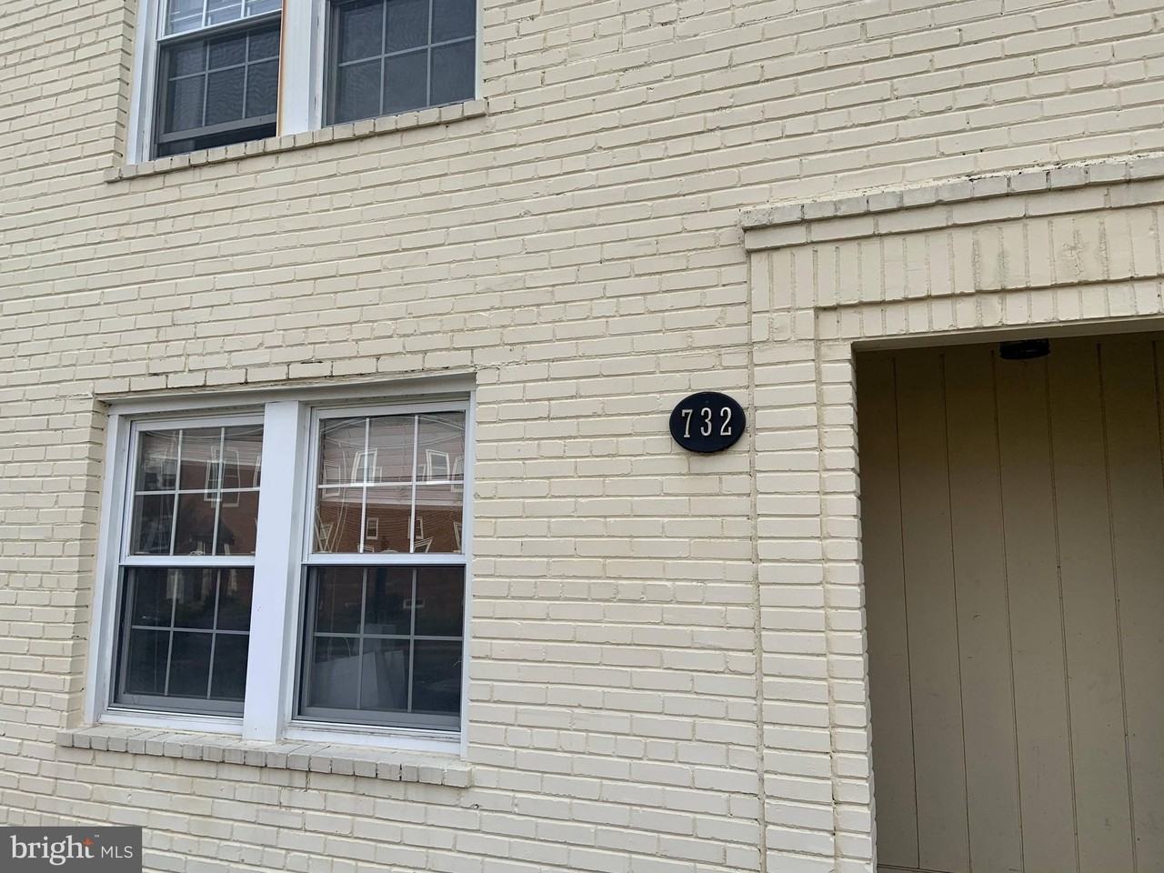 732 N Oakland St - Photo 2 of 21