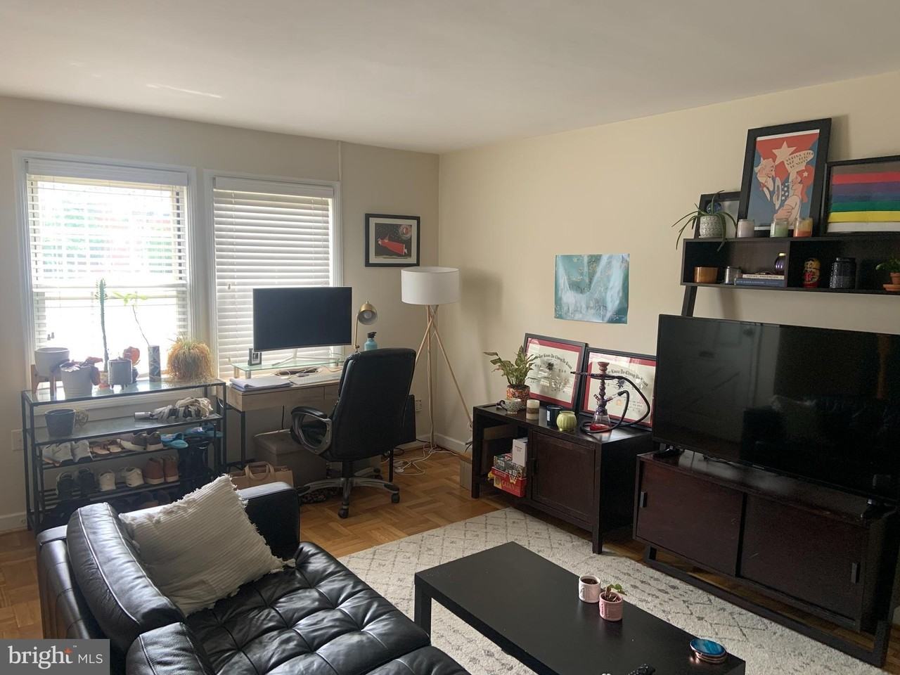 732 N Oakland St - Photo 3 of 21