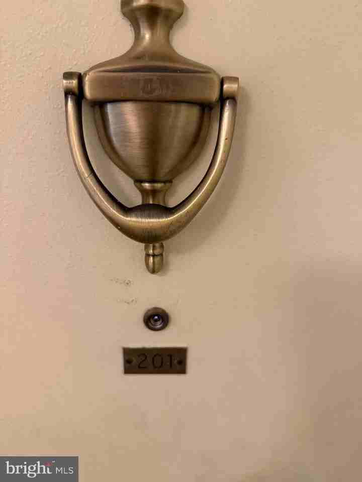 1942 Kennedy Dr #201 - Photo 4 of 27