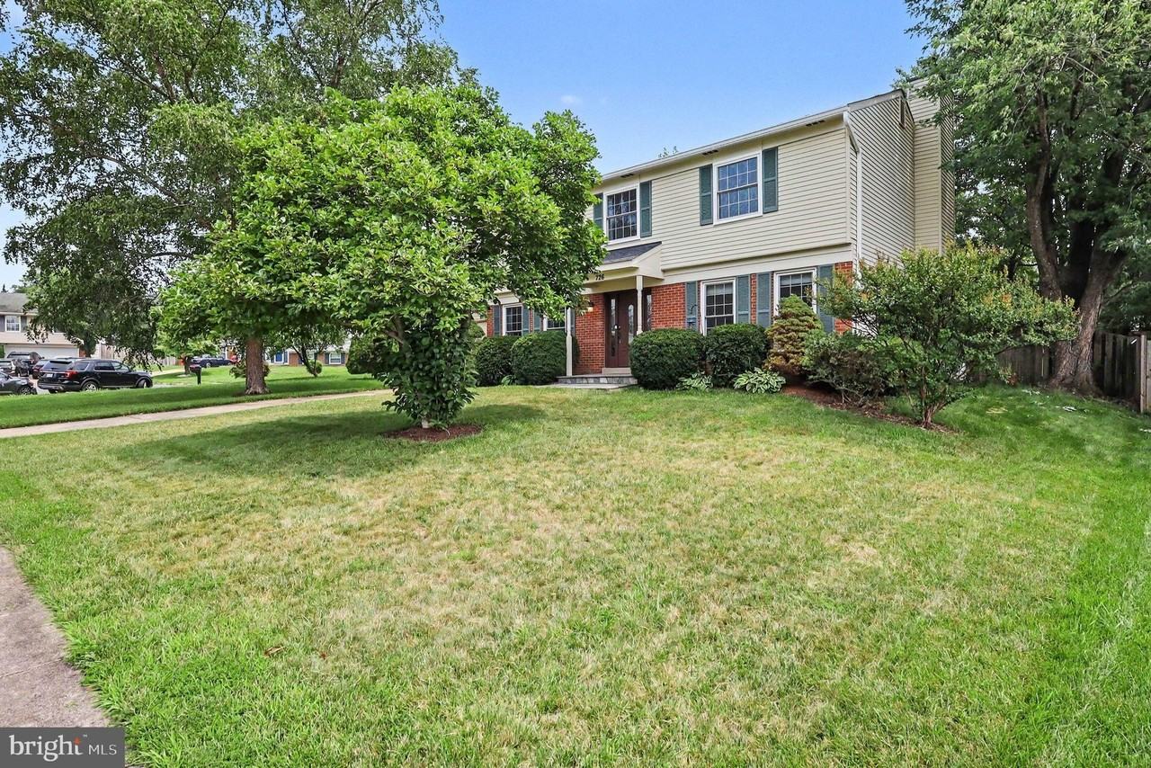 726 Gentle Breeze Ct - Photo 2 of 27