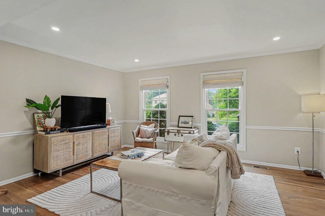 726 Gentle Breeze Ct - Photo 4 of 27