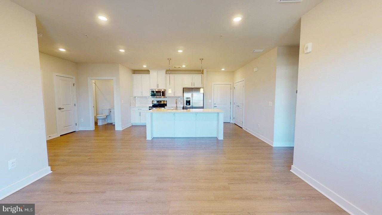 12850 Mosaic Park Way #2Q - Photo 2 of 32