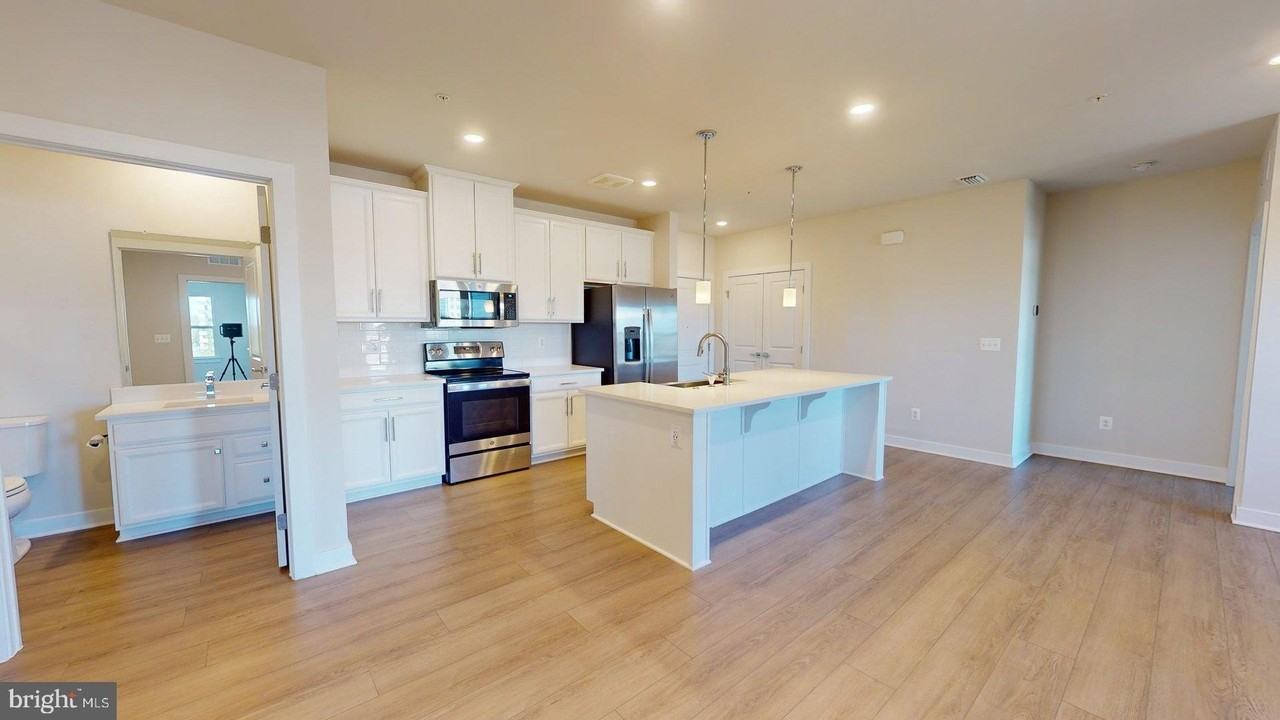 12850 Mosaic Park Way #2Q - Photo 4 of 32