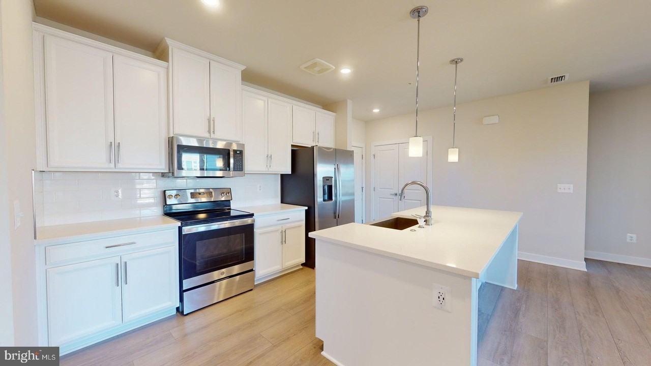 12850 Mosaic Park Way #2Q - Photo 5 of 32